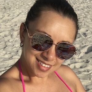 Meet your Posher, Sandra